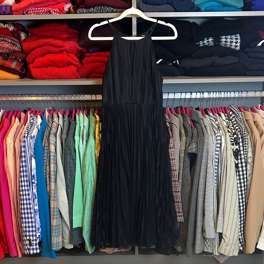 Theory Black Sleeveless Pleated Lined Back Zipper Closure Midi Dress Size 00 Nwt